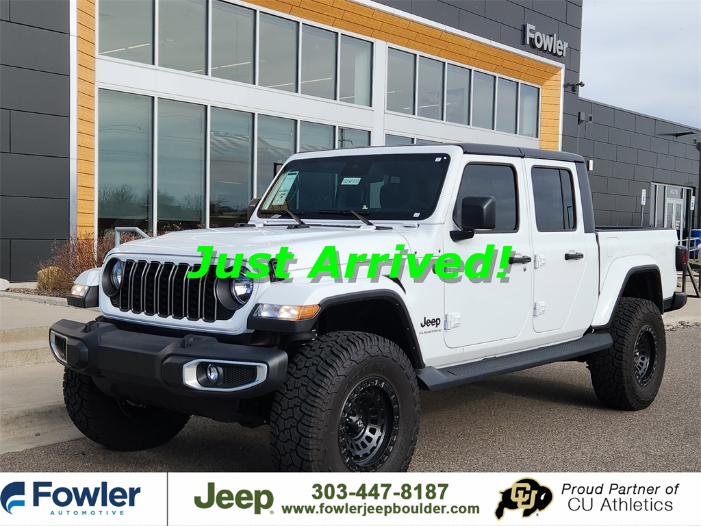 2024 Jeep Gladiator Sport S's photo