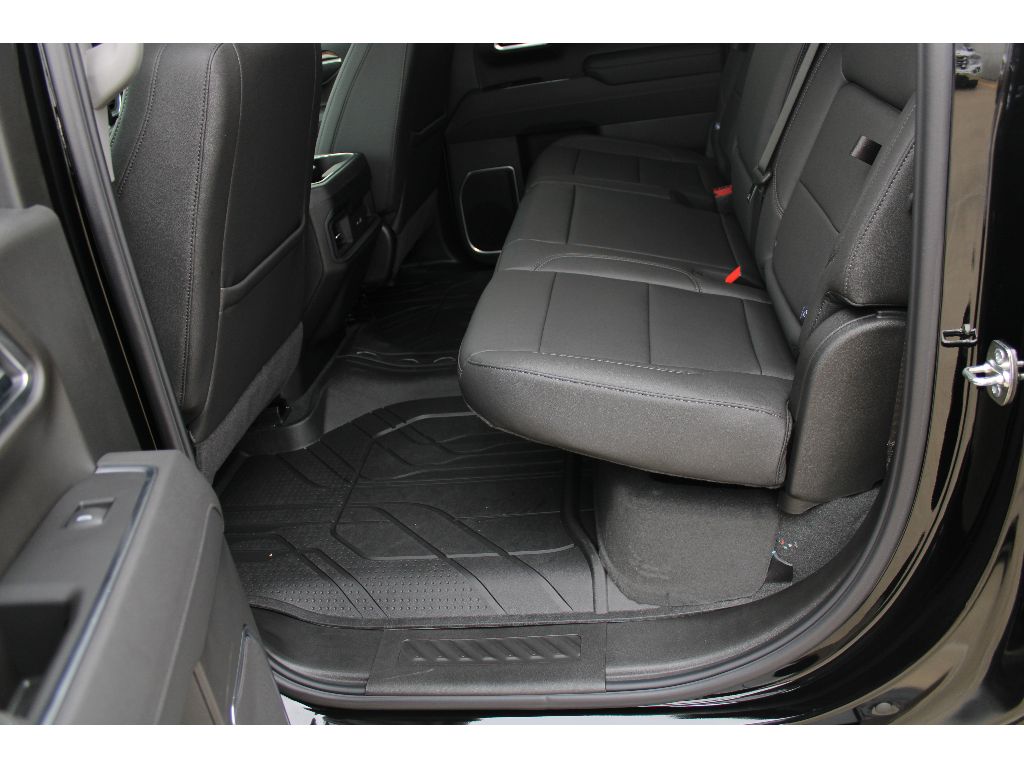 2026 Chevrolet Silverado 1500 RST photo 4