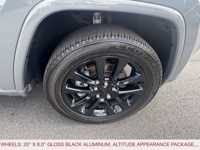 2022 Jeep Cherokee Laredo X photo 3