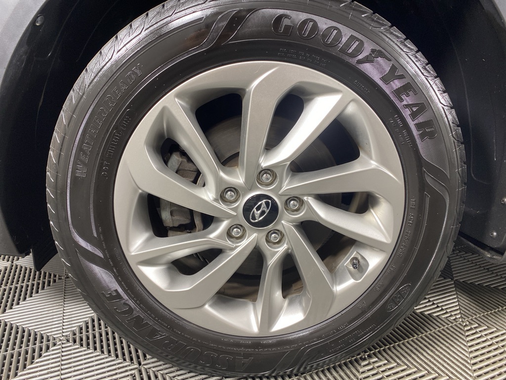 2017 Hyundai Tucson SE Plus photo 11