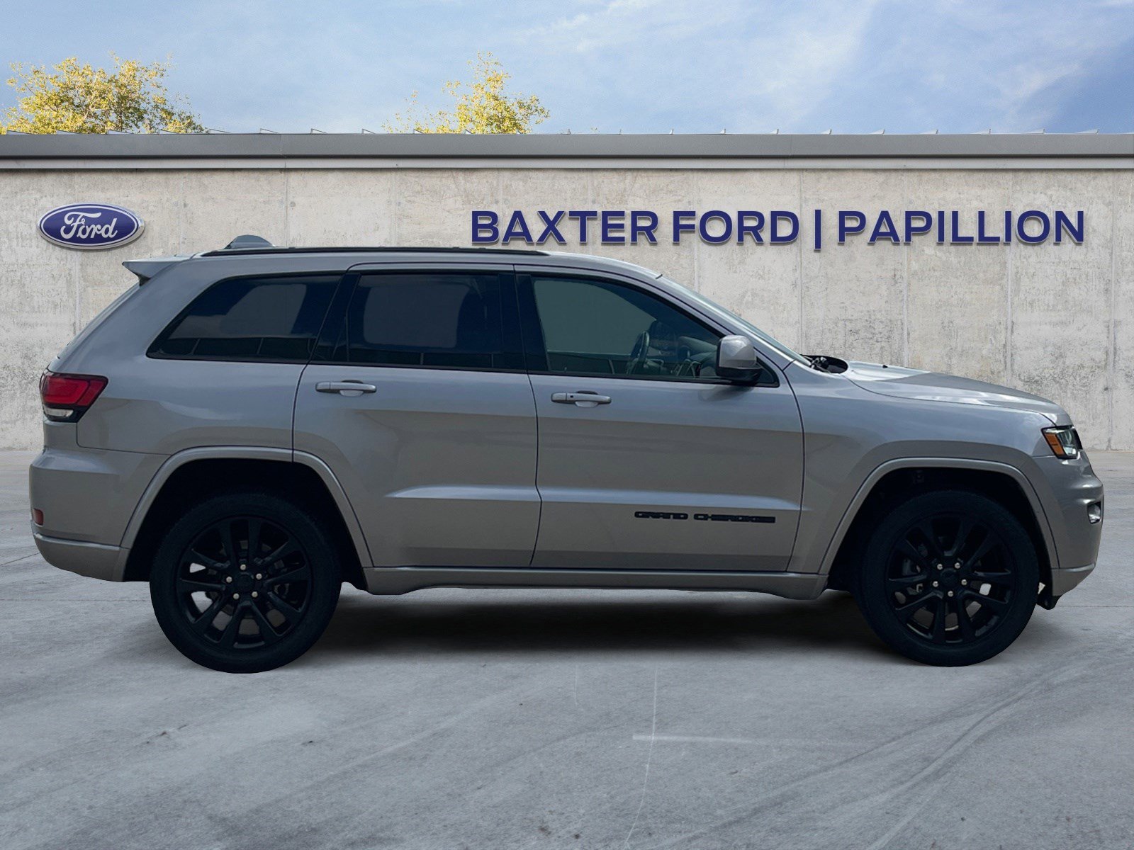 2019 Jeep Grand Cherokee Altitude photo 3