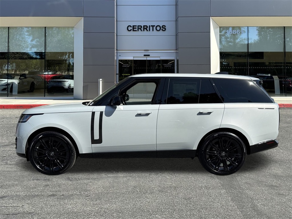 2025 Land Rover Range Rover SE photo 6