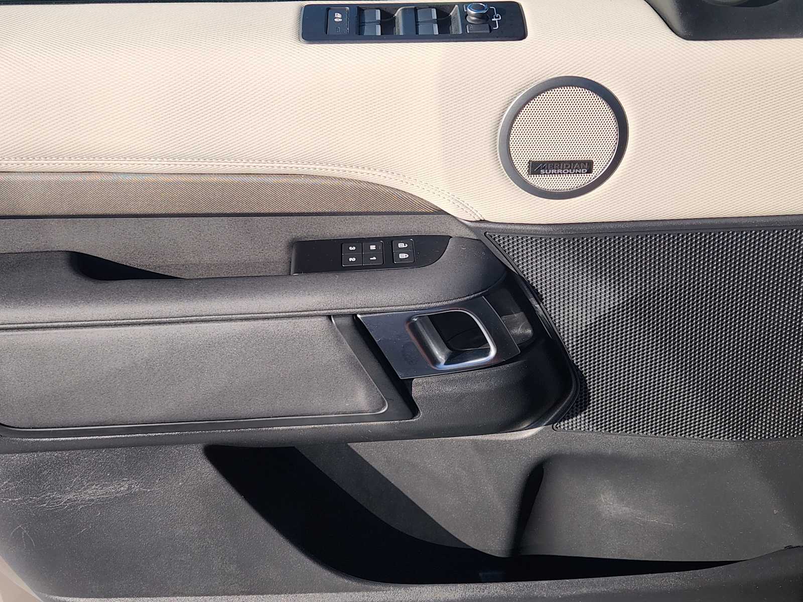 2021 Land Rover Discovery HSE R-Dynamic photo 20