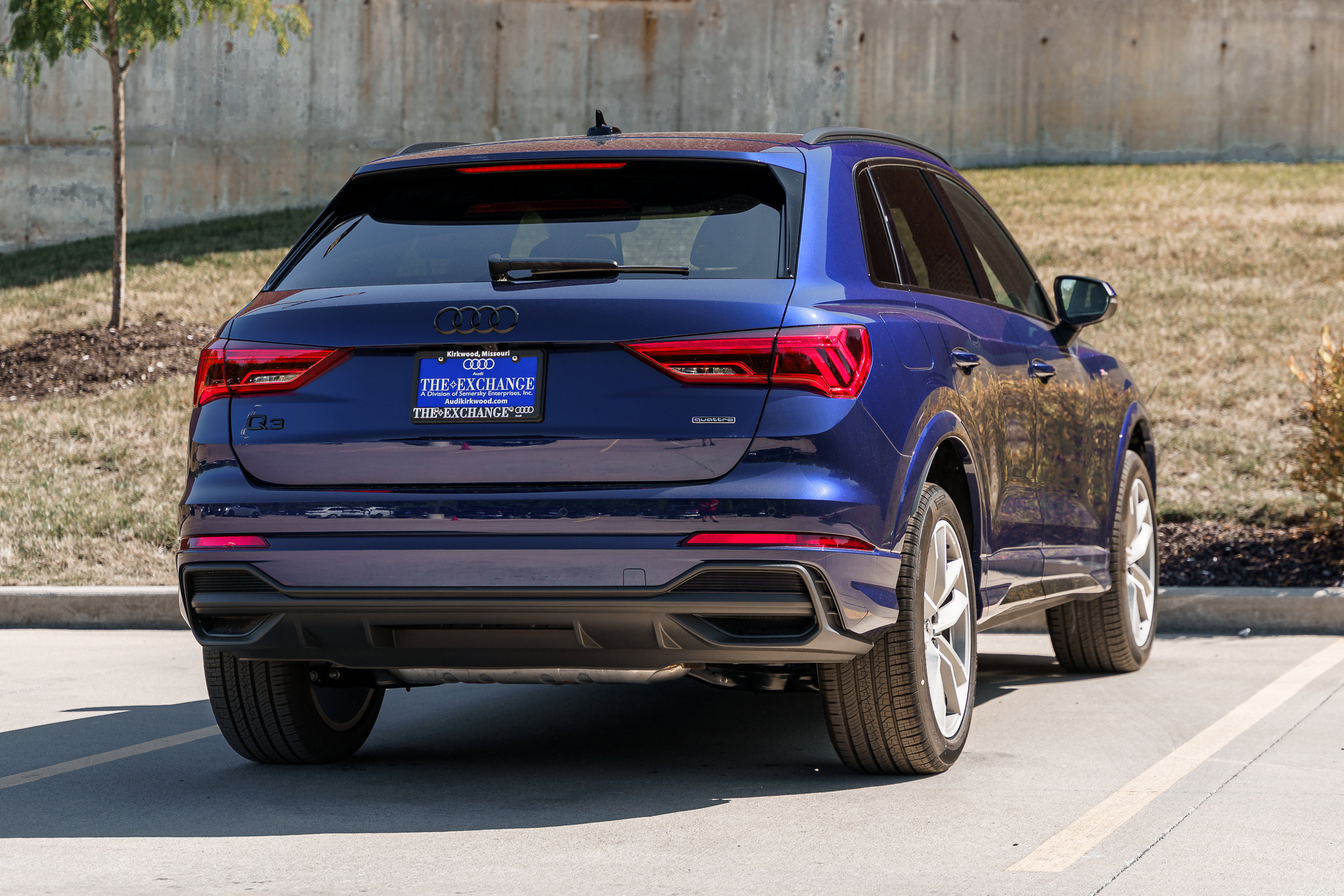 2025 Audi Q3 S line Premium photo 4