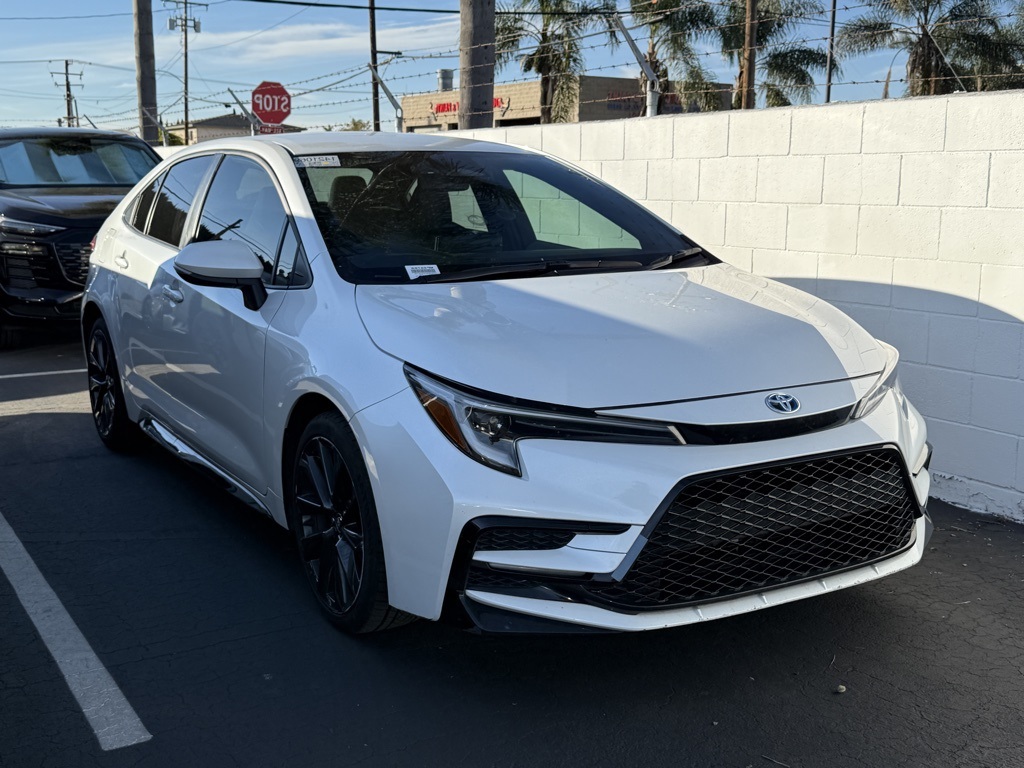 2024 Toyota Corolla SE's photo