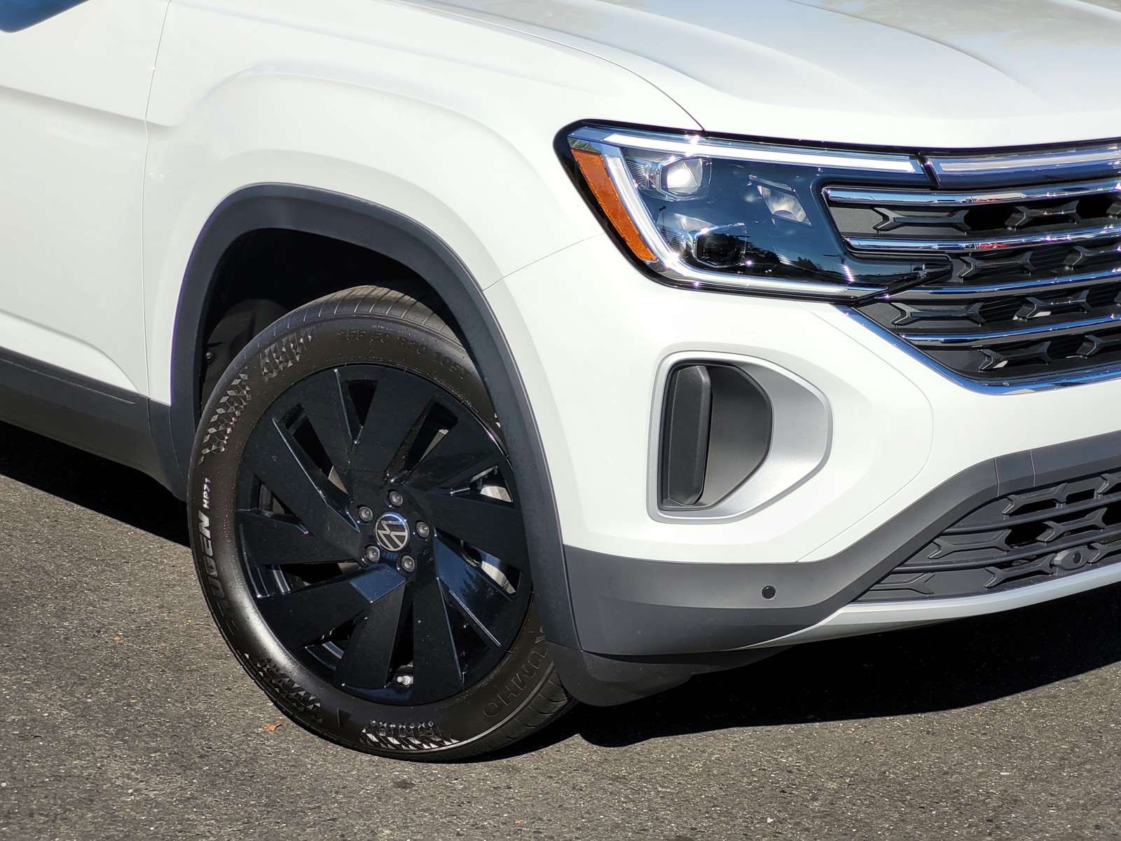 2024 Volkswagen Atlas SE Technology photo 3