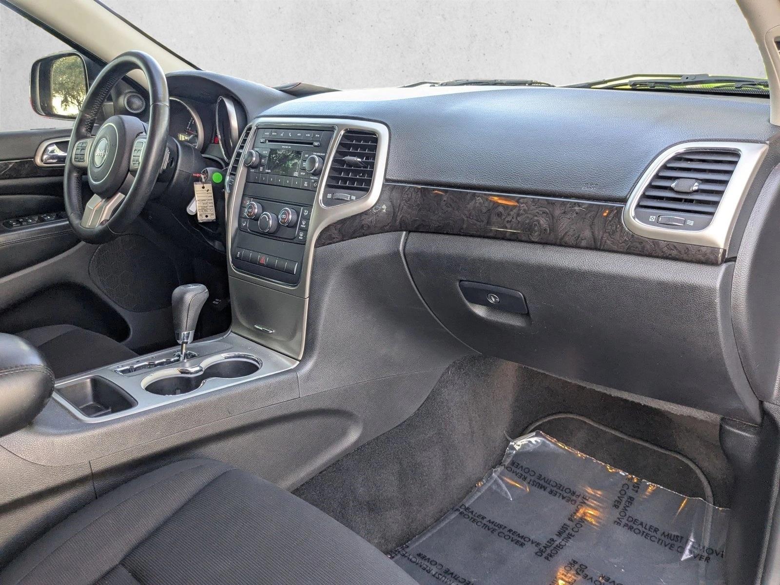 2013 Jeep Grand Cherokee Laredo photo 18