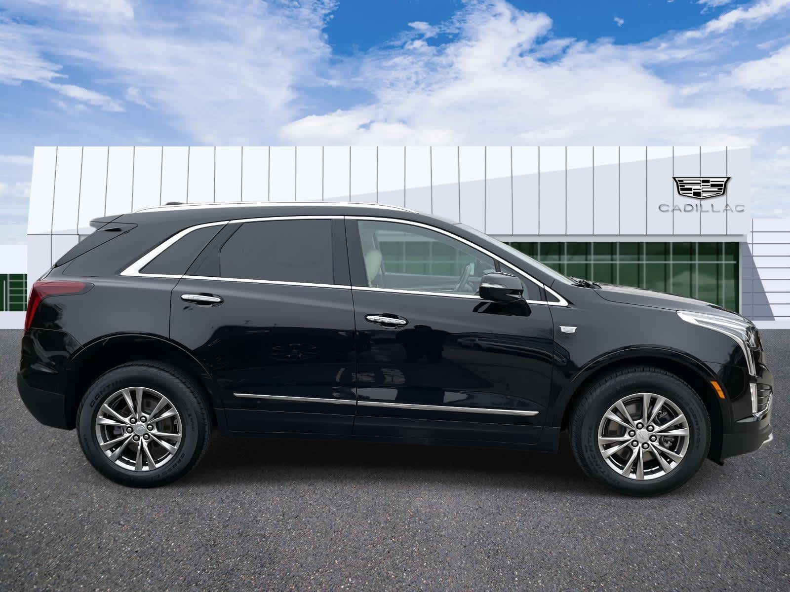 2023 Cadillac XT5 Premium Luxury photo 2