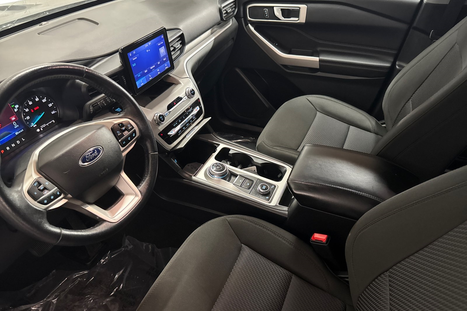 2023 Ford Explorer XLT photo 6