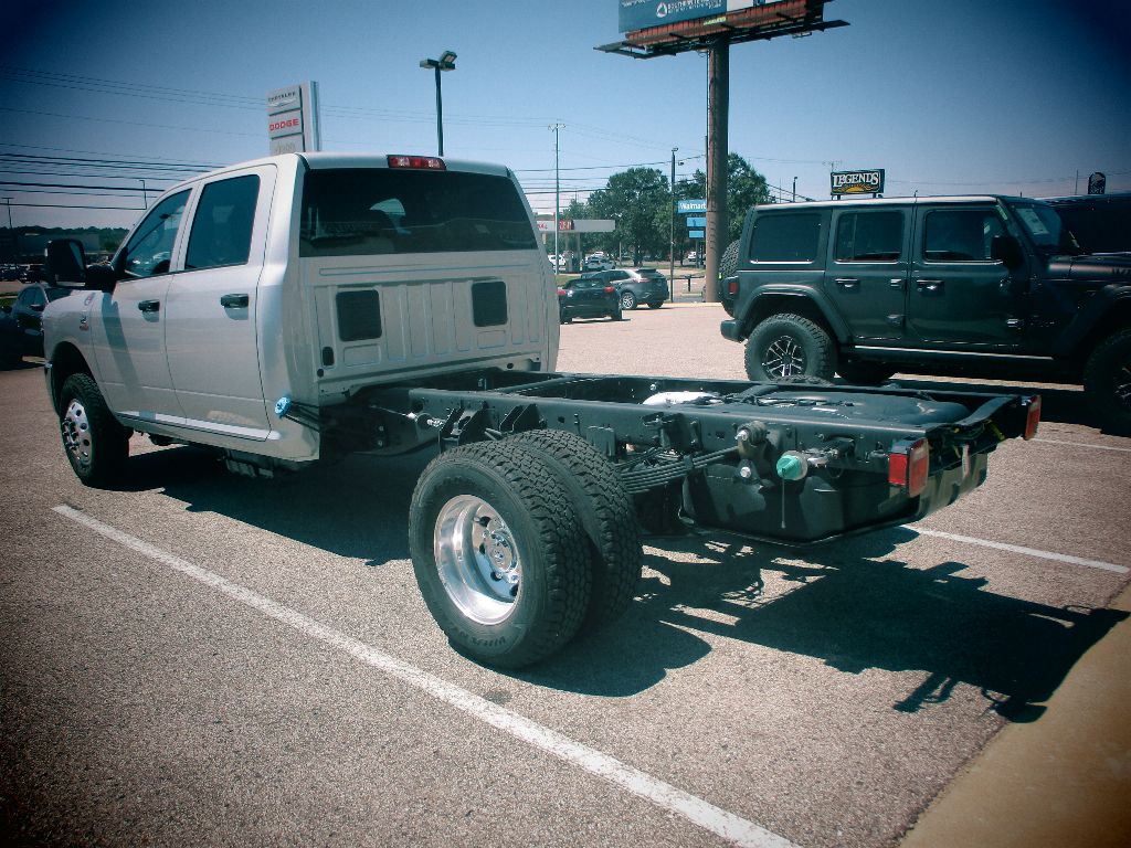 2026 Ram 3500 Tradesman photo 16