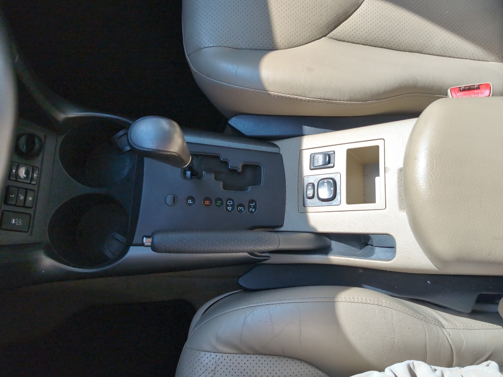 2010 Toyota RAV4 Limited photo 18