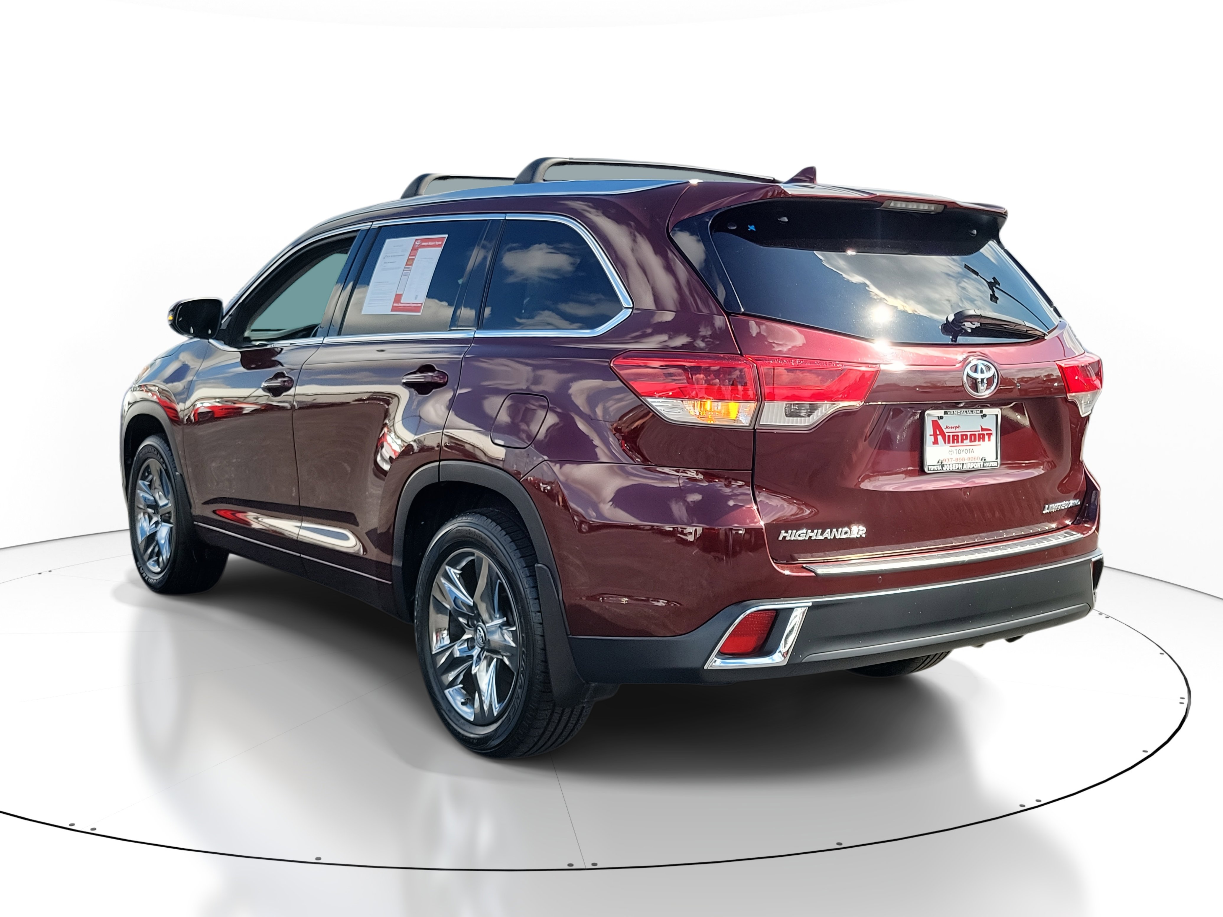 2017 Toyota Highlander Limited Platinum photo 2