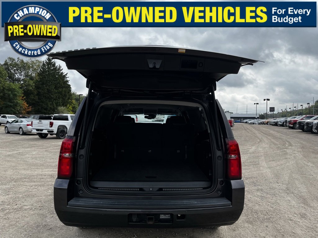 2018 Chevrolet Suburban LT photo 17