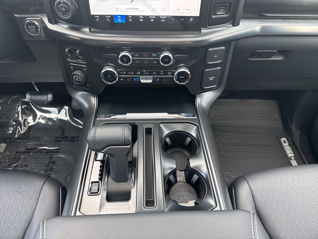 2025 Ford F-150 Lariat photo 28
