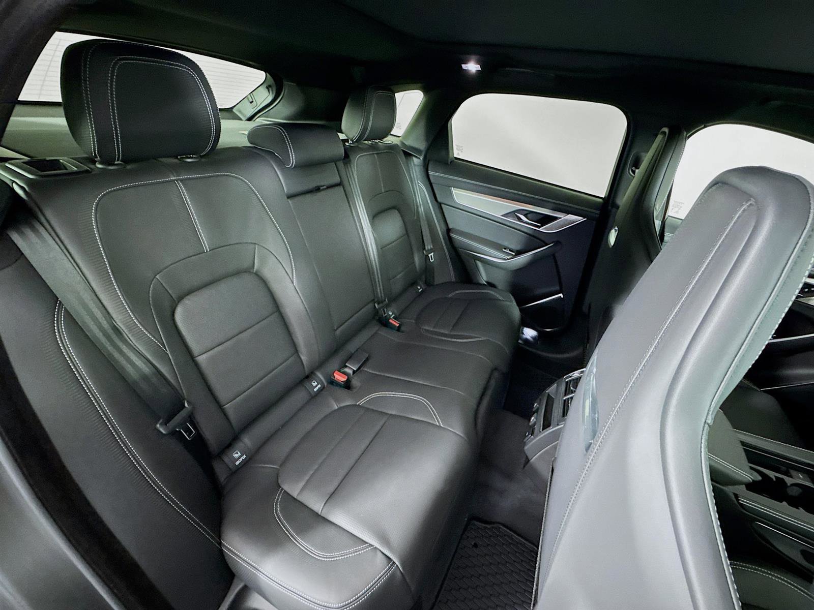 2026 Jaguar F-PACE P250 R-Dynamic S photo 28
