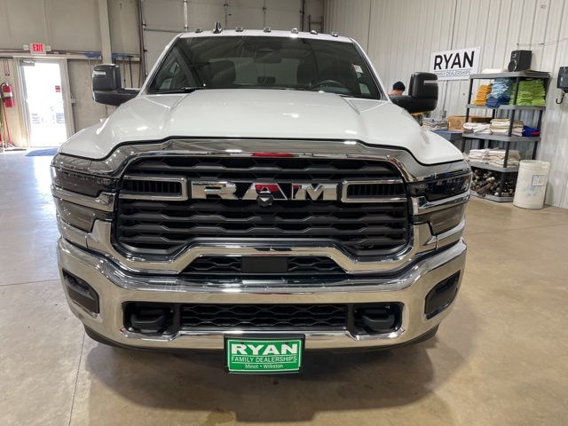 2025 Ram 3500 Tradesman photo 4