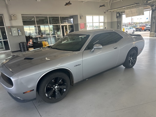 2018 Dodge Challenger SXT photo 2