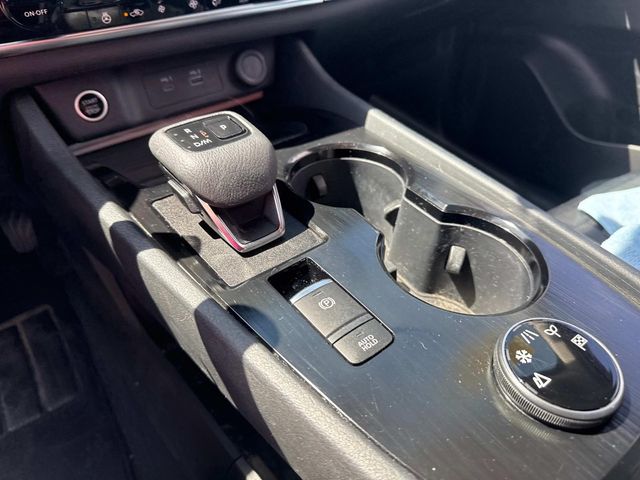 2023 Nissan Rogue SV photo 26