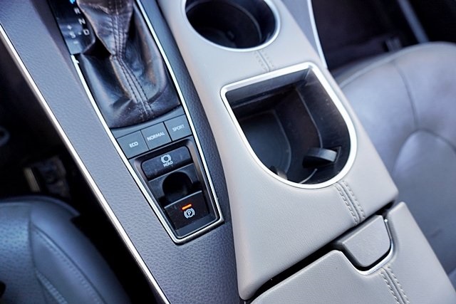 2019 Toyota Avalon Limited photo 30