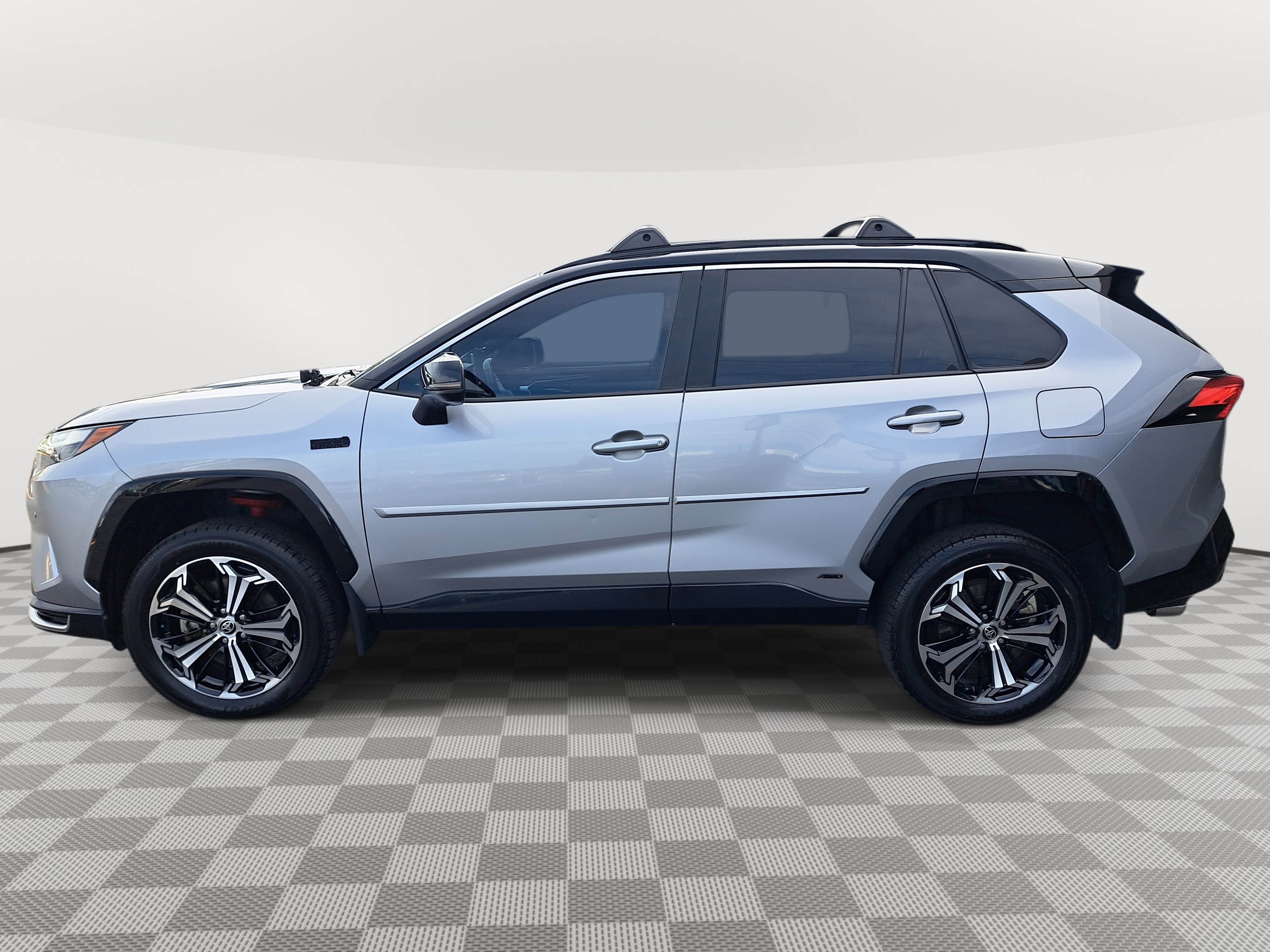 2022 Toyota RAV4 Prime XSE Premium photo 2