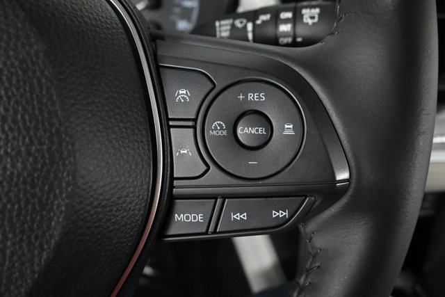 2024 Toyota Corolla Cross LE photo 15