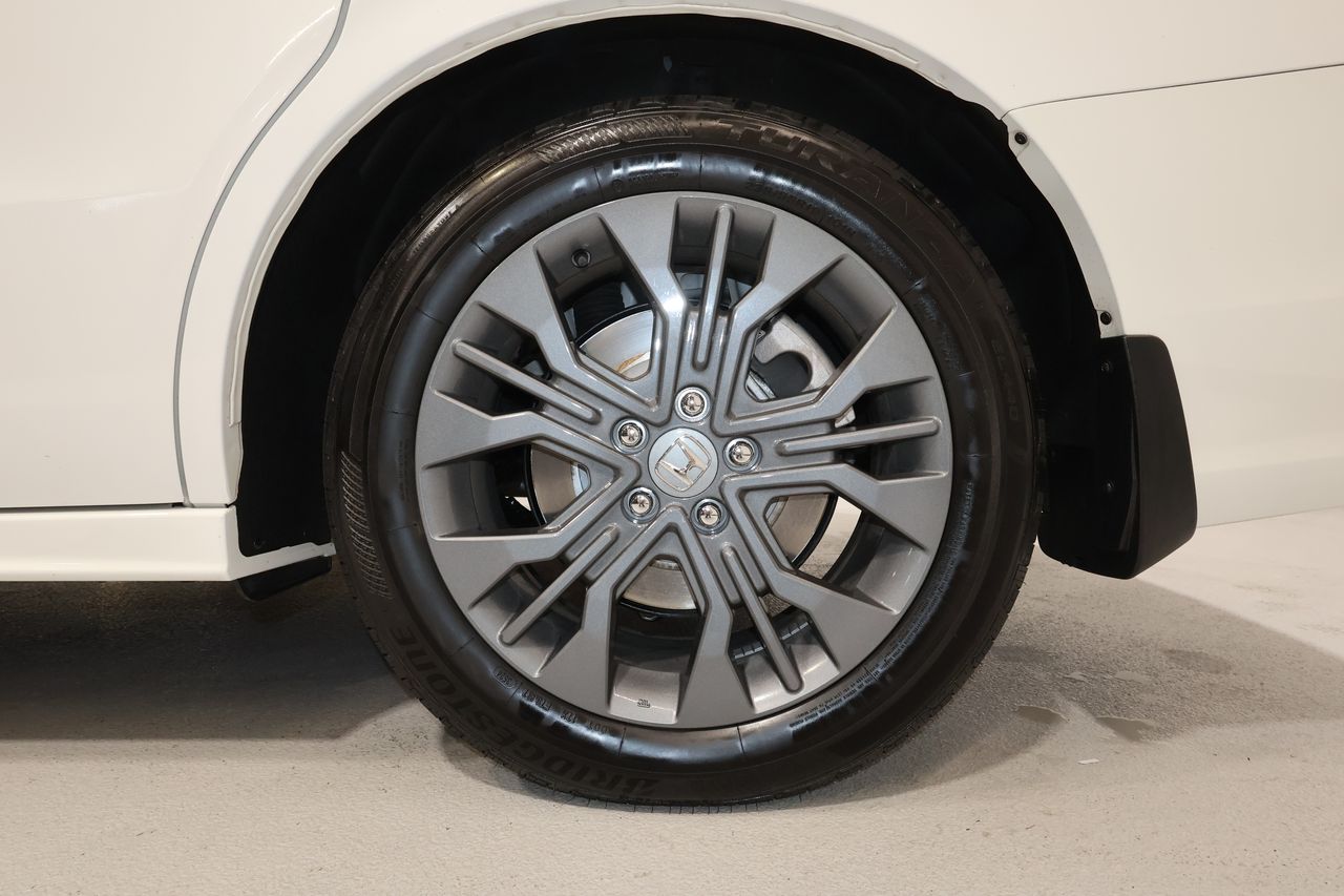 2025 Honda Odyssey Touring photo 29