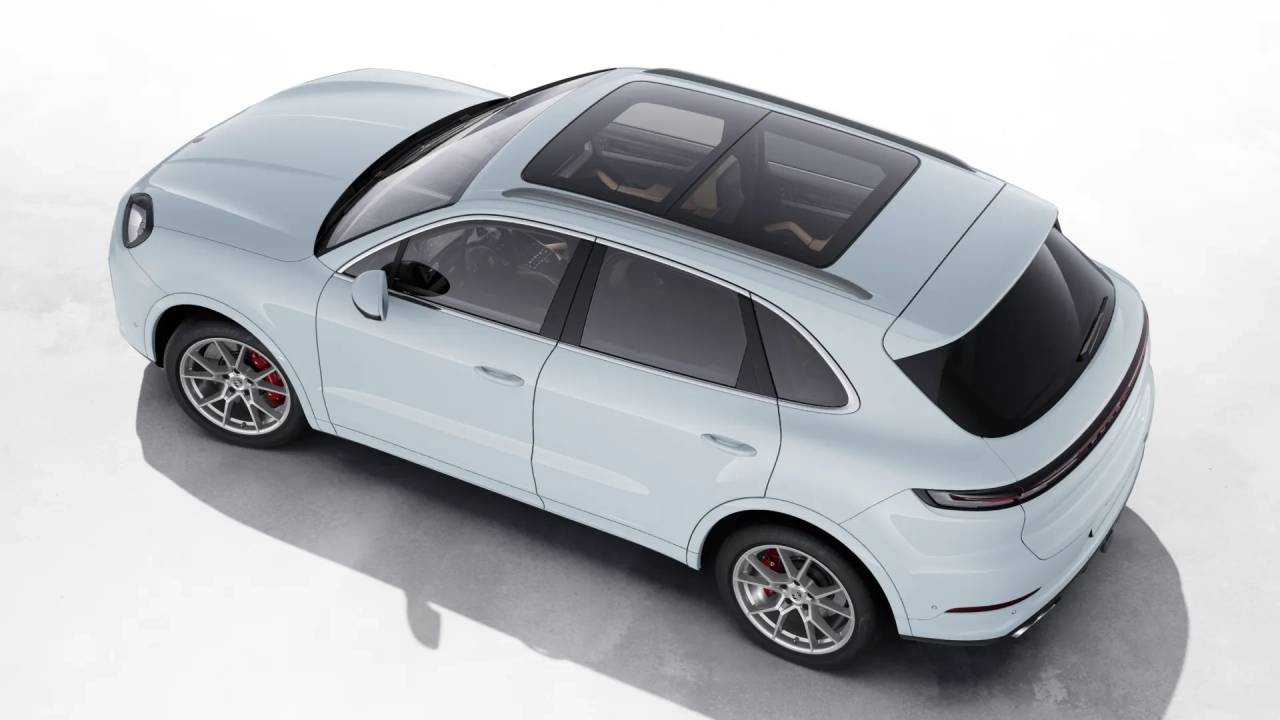 2026 Porsche Cayenne S photo 3