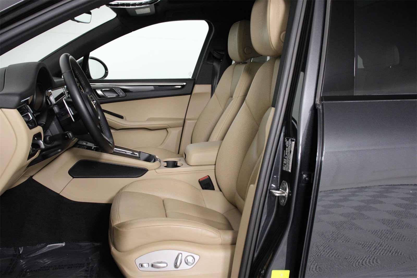 2023 Porsche Macan S photo 4