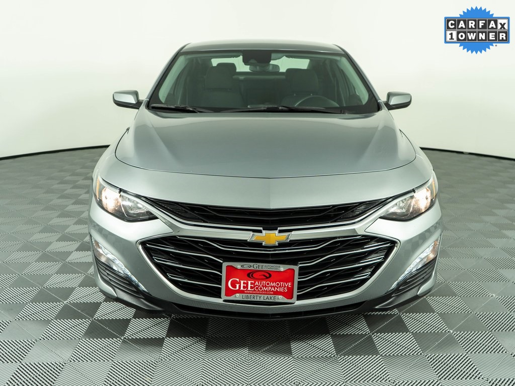 2023 Chevrolet Malibu 1LT photo 2