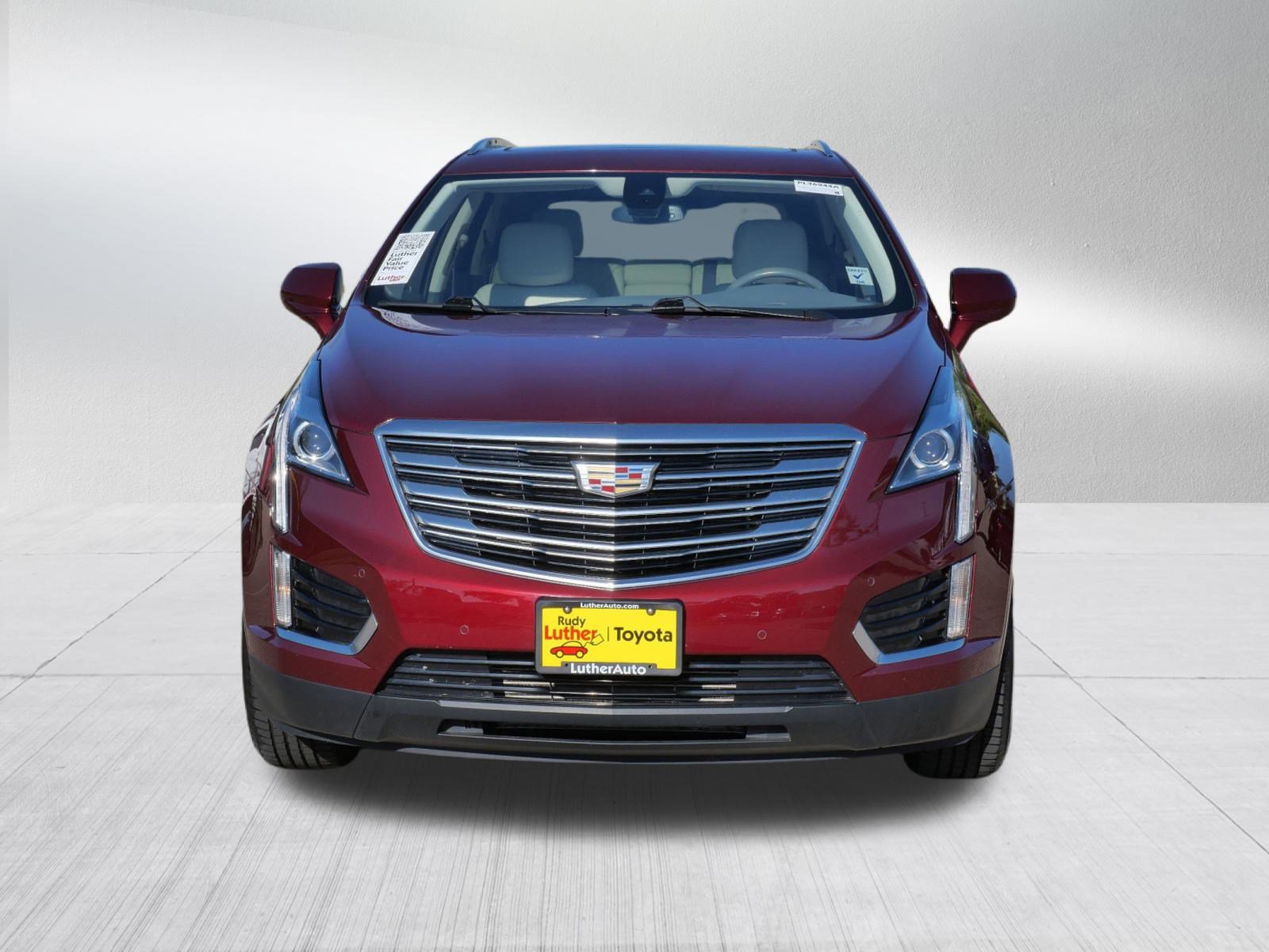 Used 2018 Cadillac XT5 Luxury with VIN 1GYKNDRS5JZ115948 for sale in Golden Valley, Minnesota