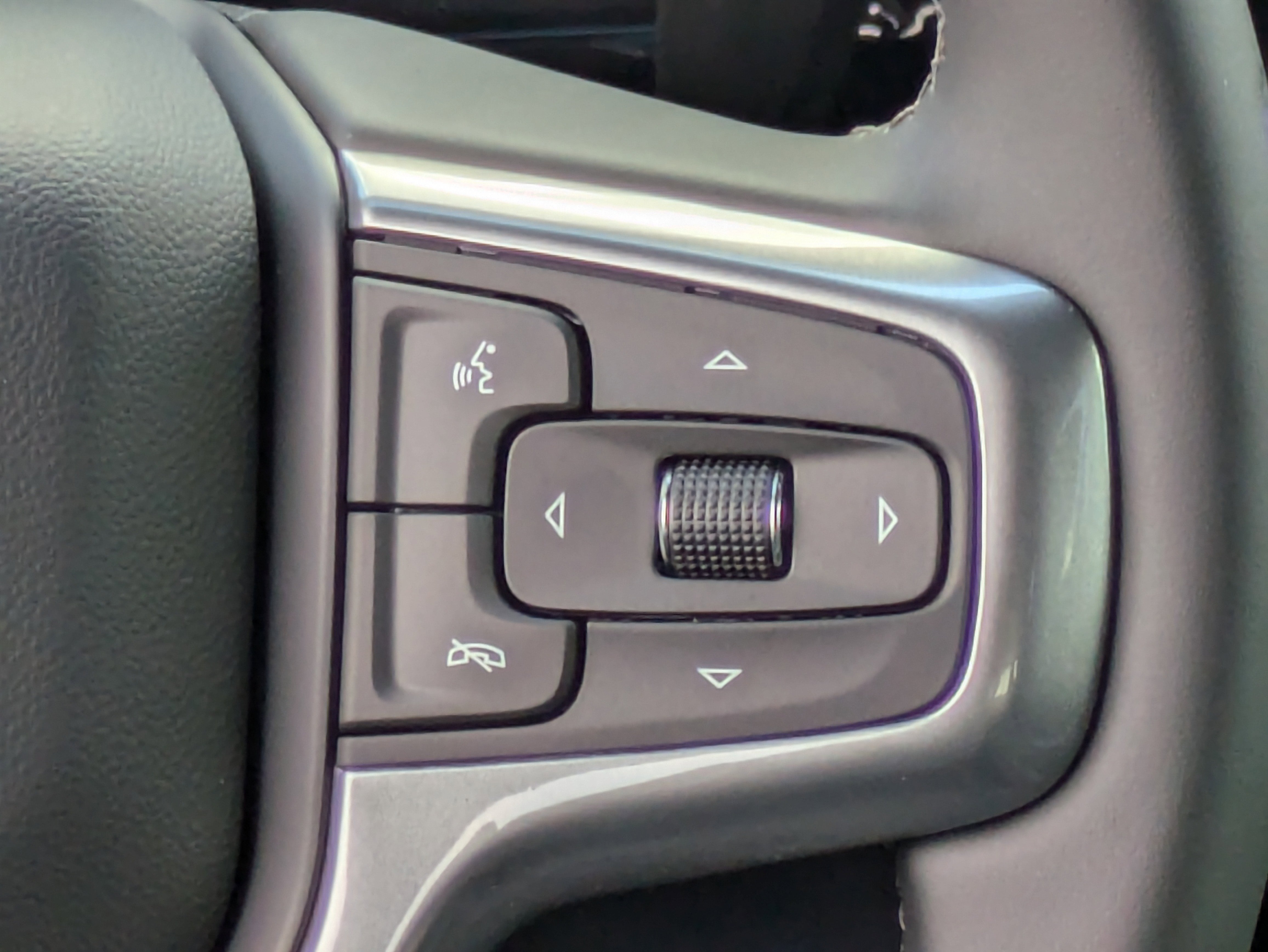 2026 Chevrolet Silverado 1500 LT photo 4