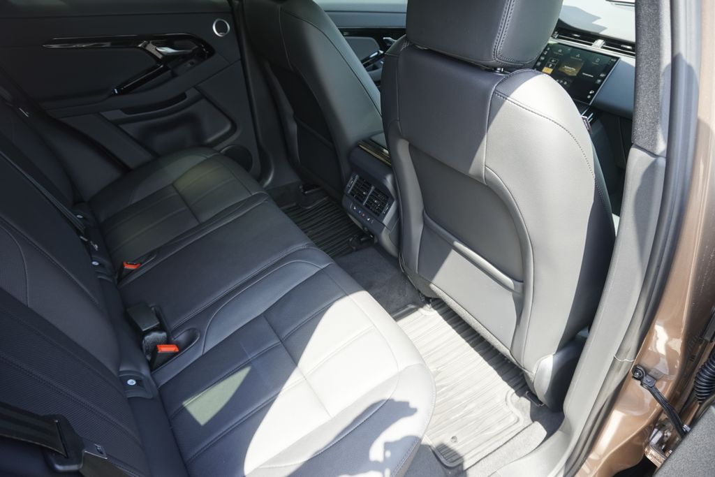 2026 Land Rover Range Rover Evoque S photo 23