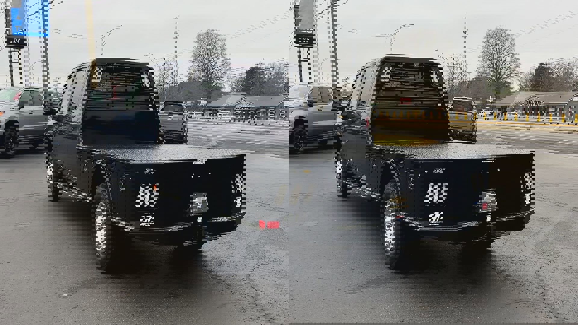 2025 Chevrolet Silverado 3500HD LT photo 6