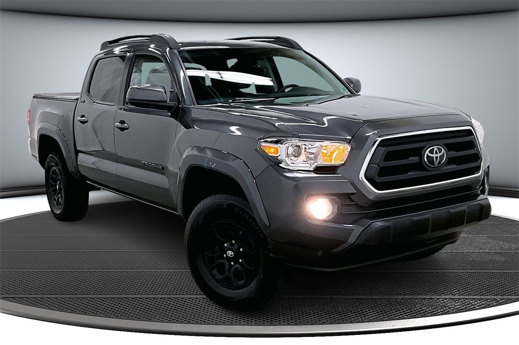 2022 Toyota Tacoma SR5's photo