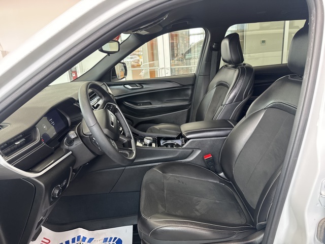 2023 Jeep Grand Cherokee Altitude photo 16