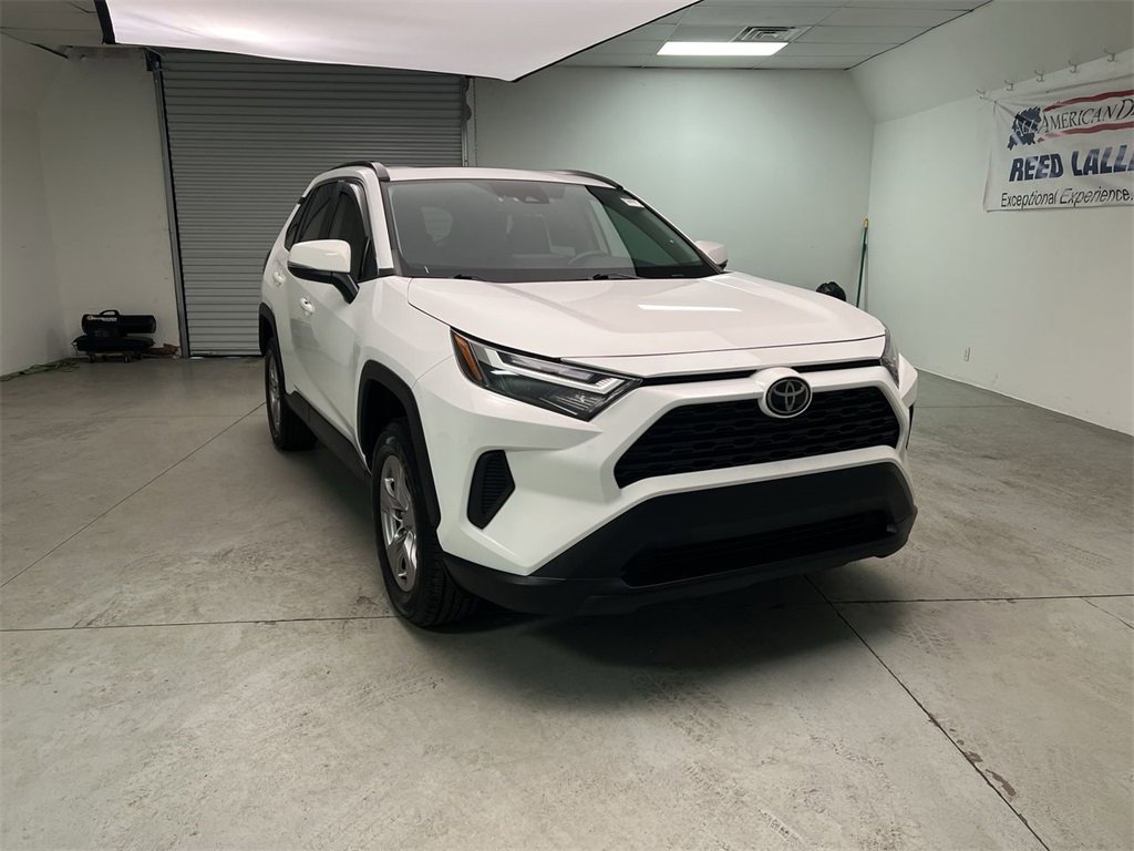 2022 Toyota RAV4 XLE's photo