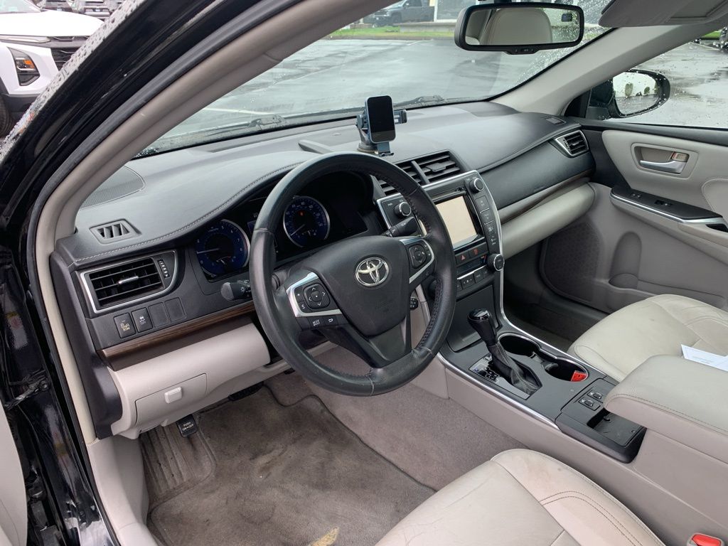 2015 Toyota Camry XLE photo 7