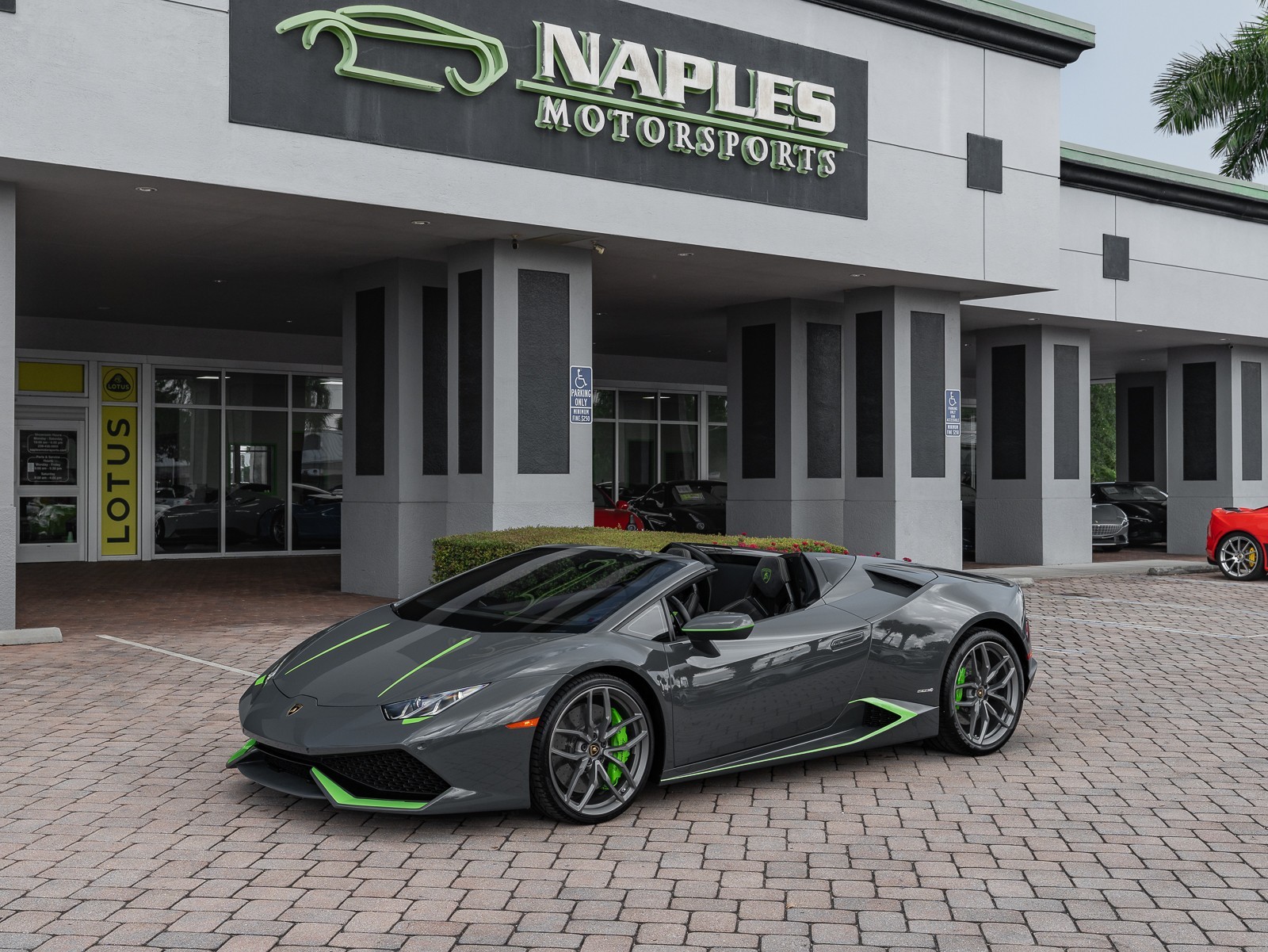2016 Lamborghini Huracan LP 610-4 Spyder photo 26