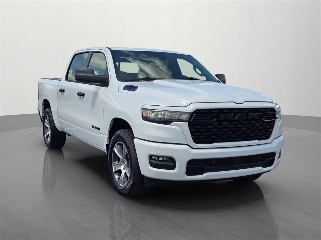 2025 Ram 1500 Tradesman photo 3