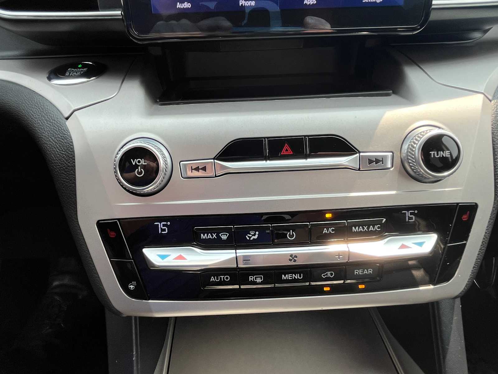 2021 Ford Explorer XLT photo 18