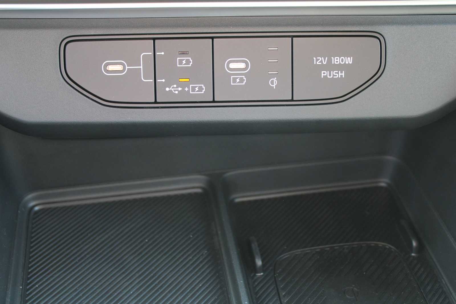 2025 Kia Carnival EX photo 40
