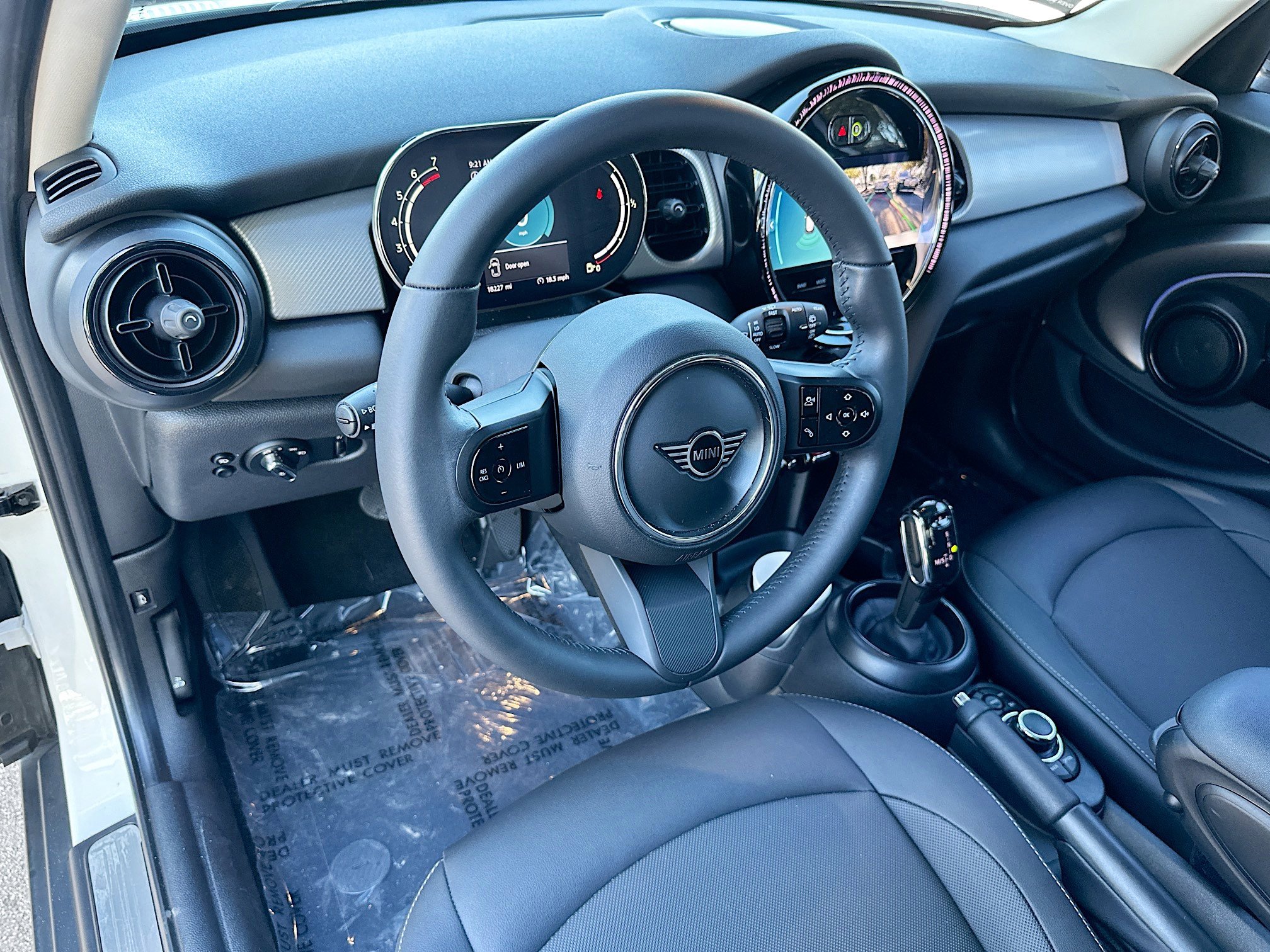 2023 Mini Cooper 4 Door Hardtop photo 9