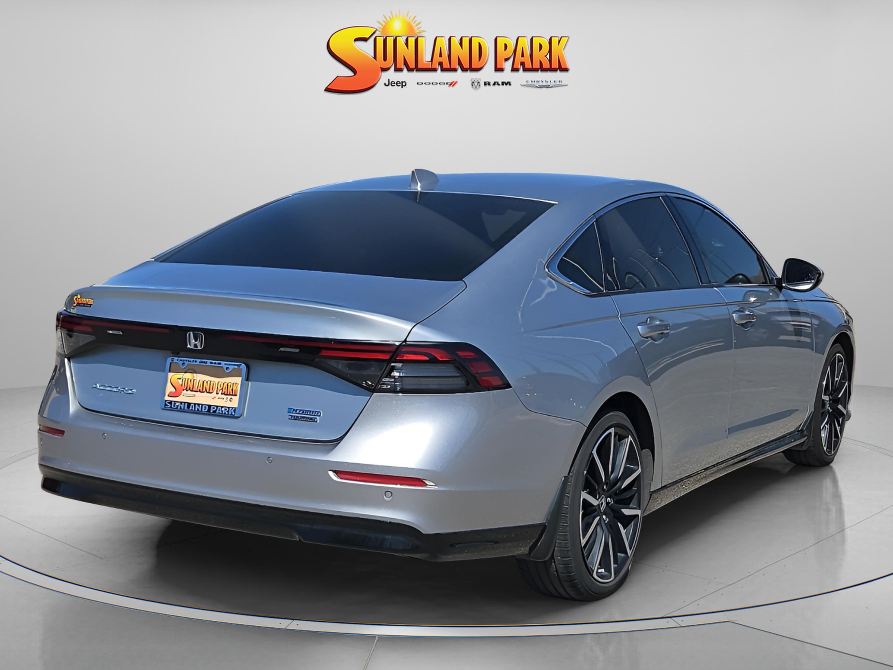 2024 Honda Accord Hybrid Touring photo 4