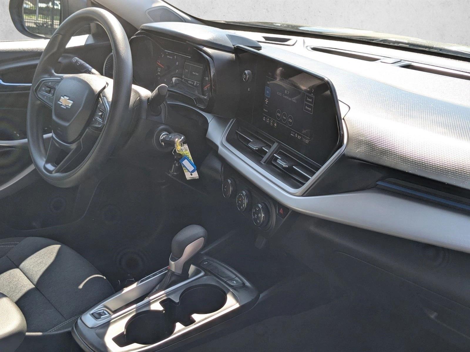2024 Chevrolet Trax LS photo 19
