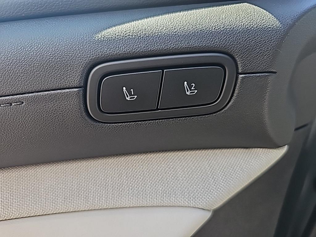 2025 Hyundai Tucson Limited photo 11