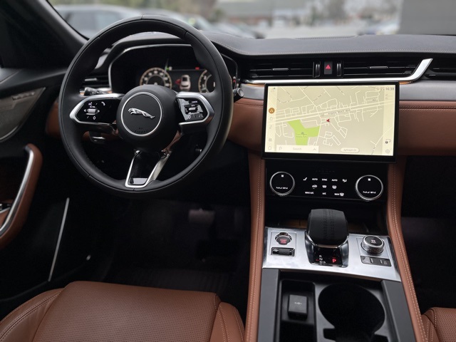 2024 Jaguar F-PACE P400 R-Dynamic S photo 5