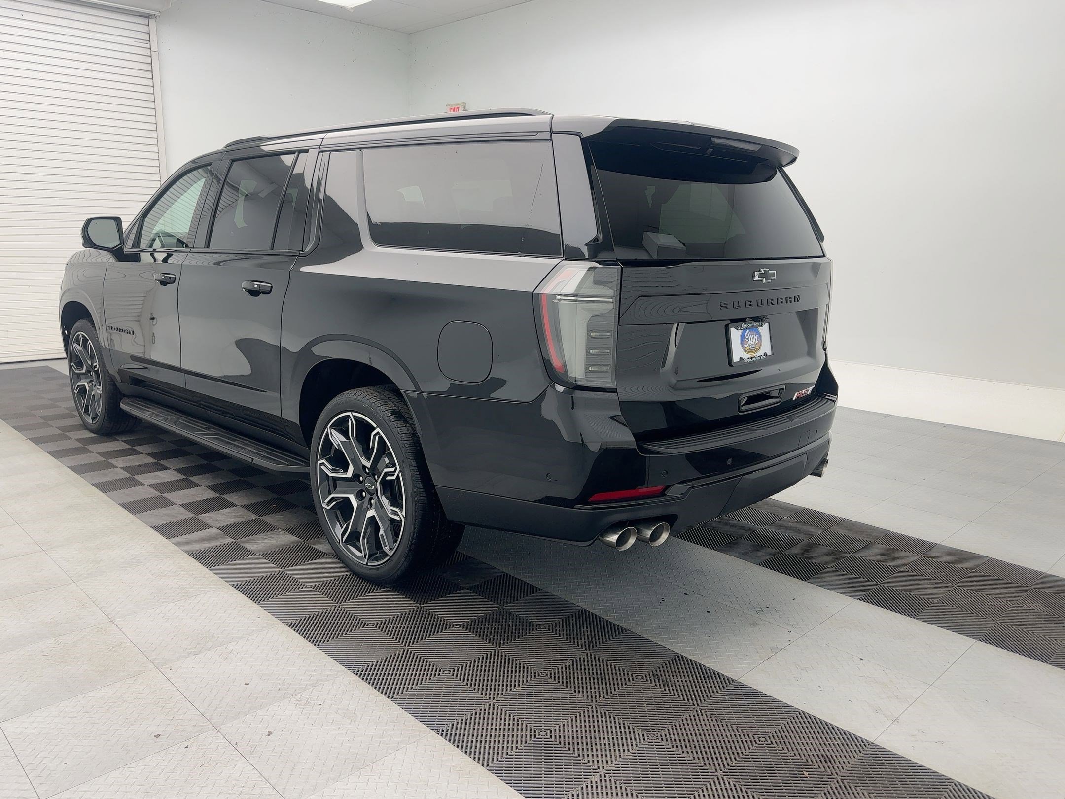 2026 Chevrolet Suburban RST photo 3