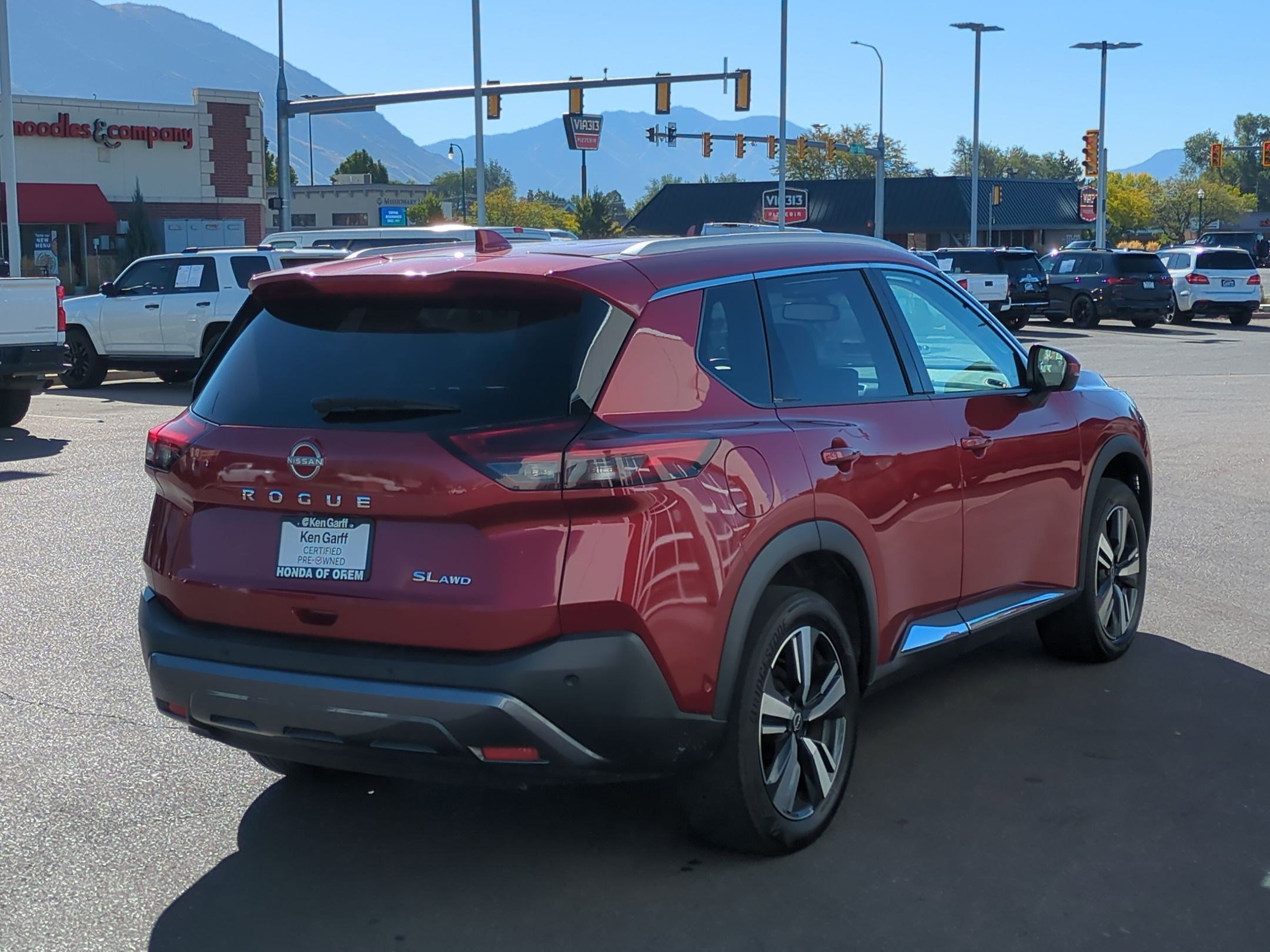 2023 Nissan Rogue SL photo 2