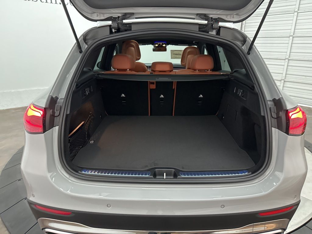 2026 Mercedes Benz GLC 300 photo 21