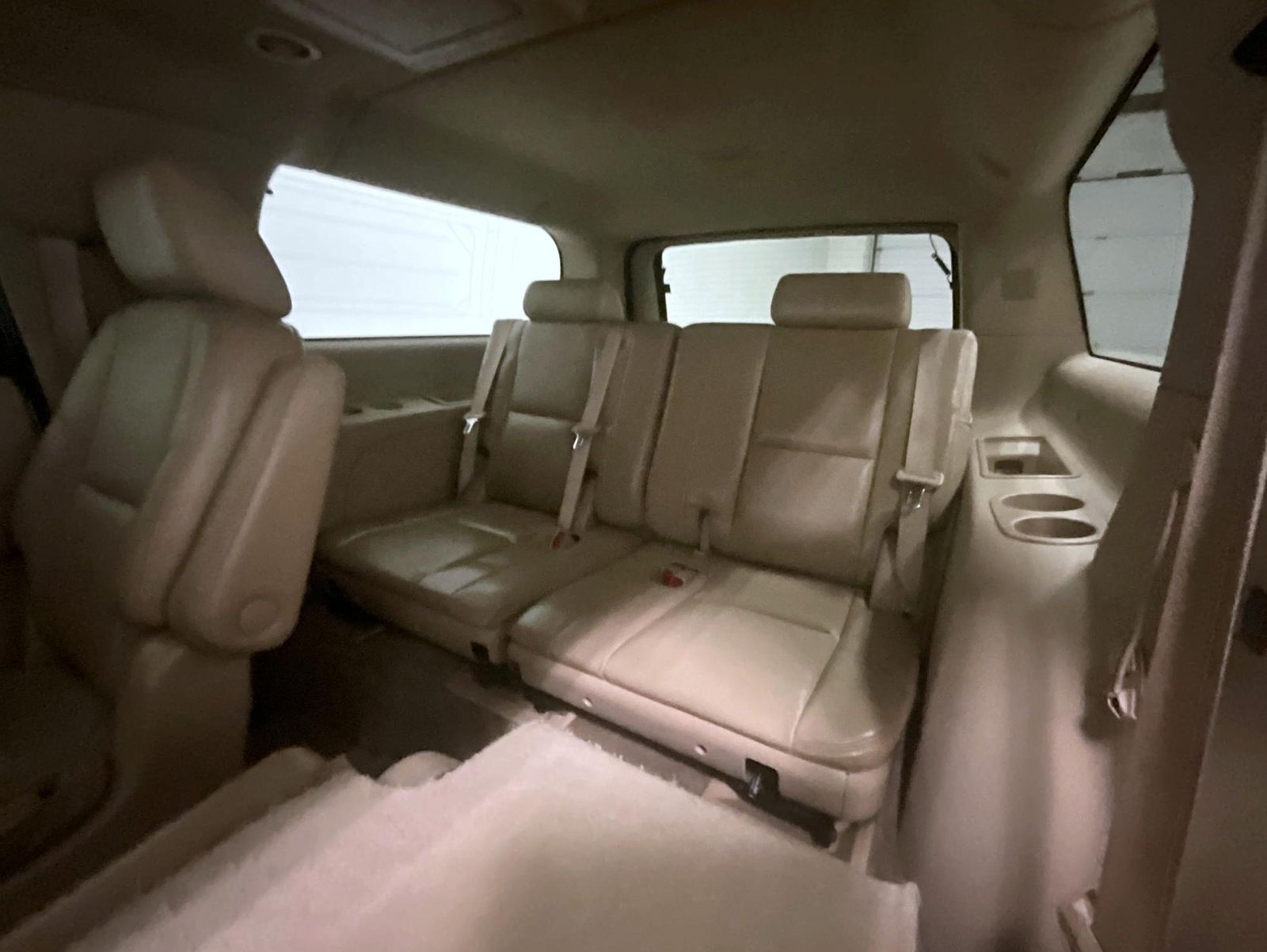 2011 Cadillac Escalade ESV Luxury photo 19